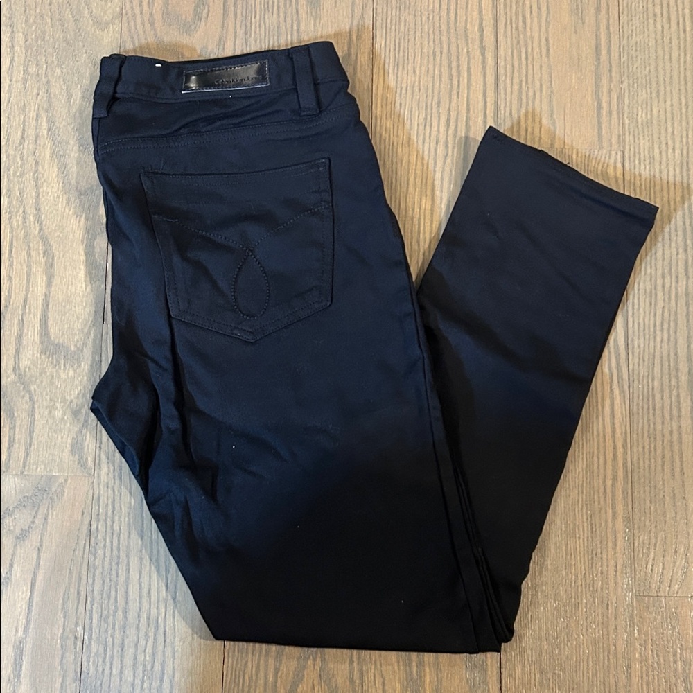 Calvin Klein Jeans Women's Skinny Jeans in Black